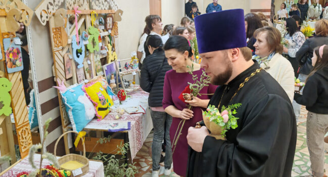 В Центре Культурного Развития поселка Ровеньки прошла ежегодная благотворительная акция «Вербная ярмарка»